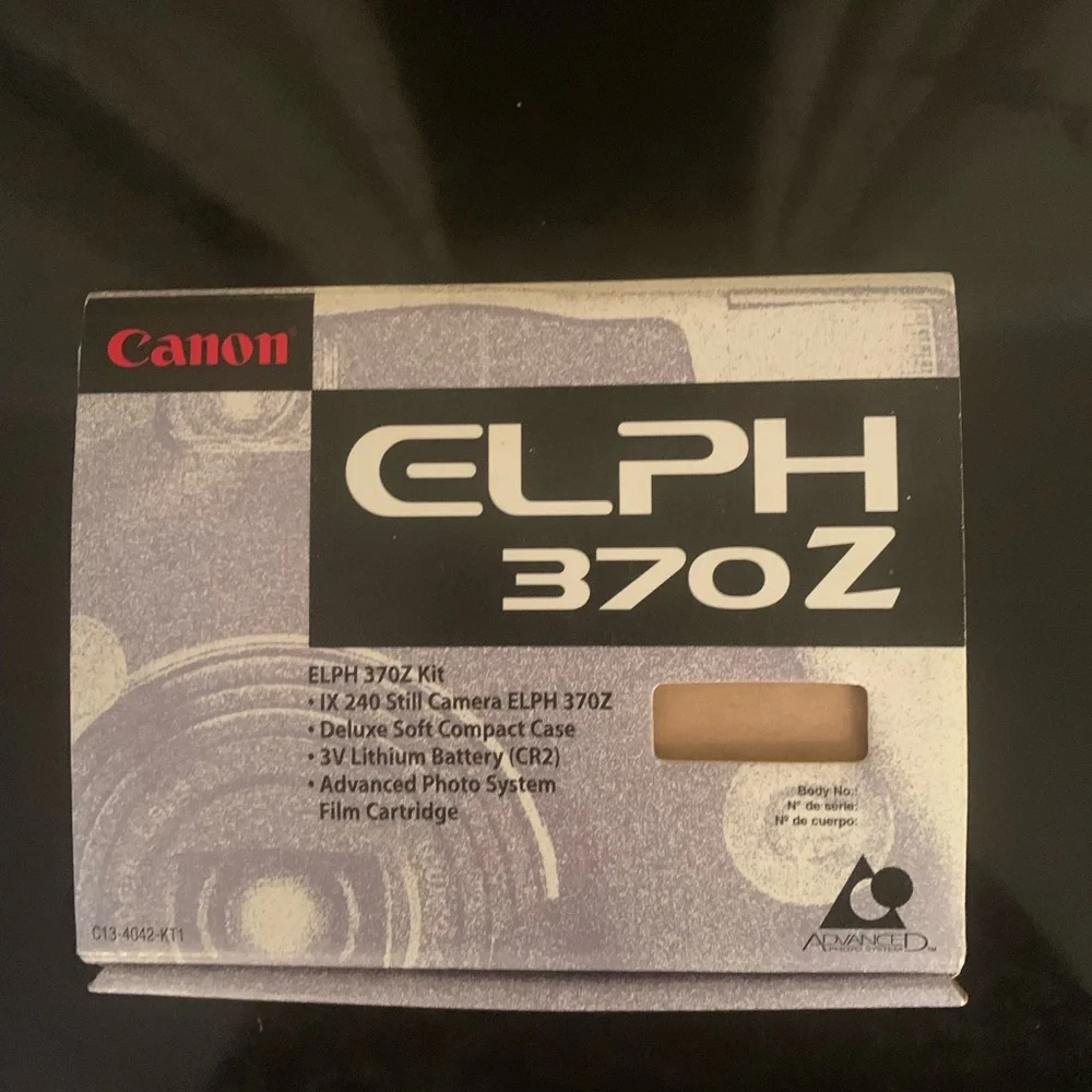 NEVER USED CANON ELPH 370Z vintage film camera FOR A COLLECTOR